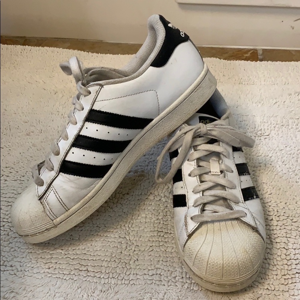 Adidas superstars